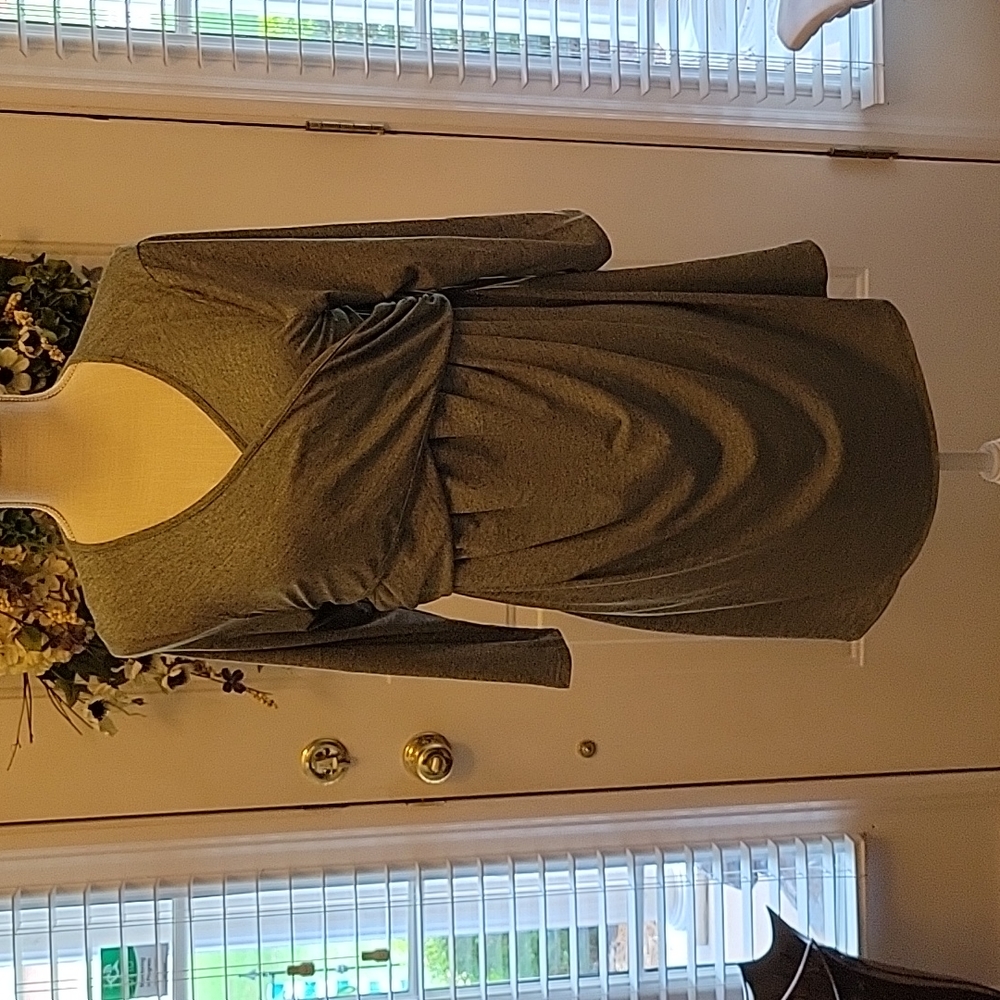 Reborn J nursing top gray stretch ruched breastfeeding top size Medium EUC…